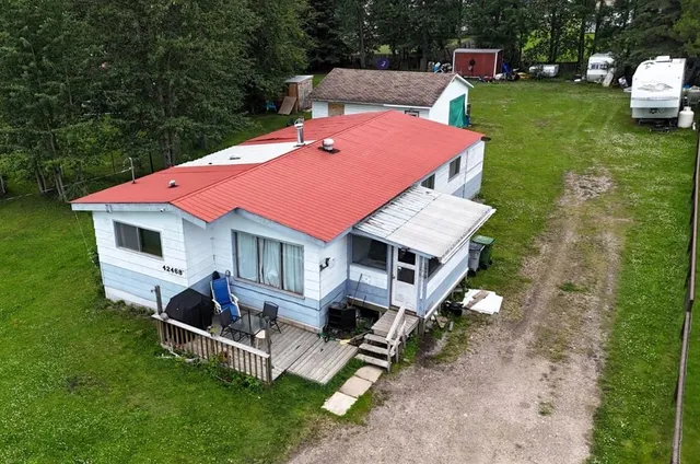 424 68 St, Edson 2