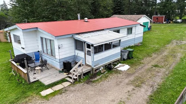 424 68 St, Edson 3