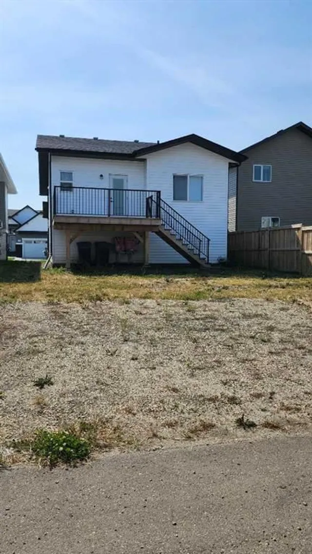 11 Ian Way, Sylvan Lake 2