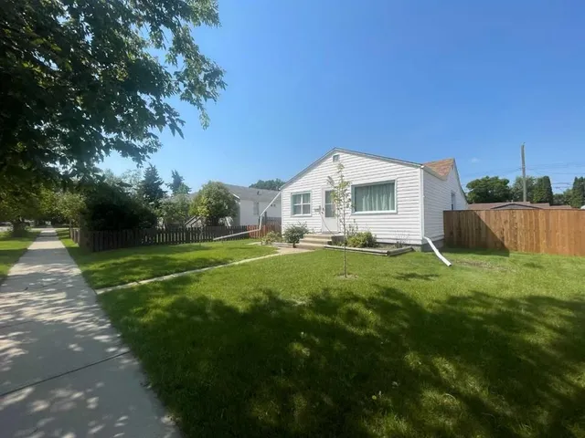 5306 50 St, Camrose 2