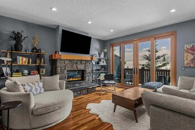 511 6th Ave #8, Canmore 4