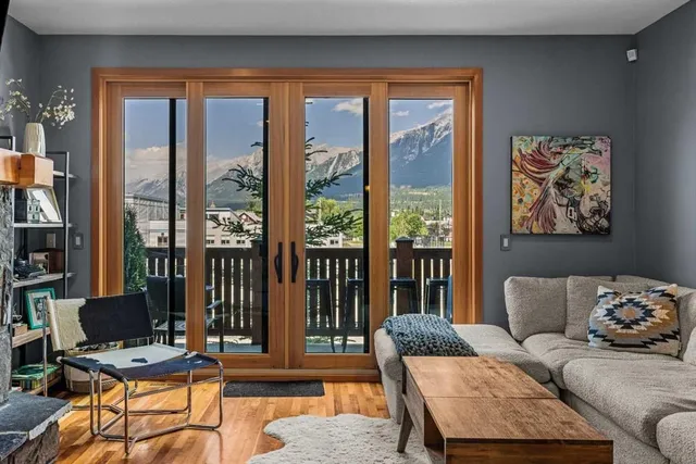 511 6th Ave #8, Canmore 5