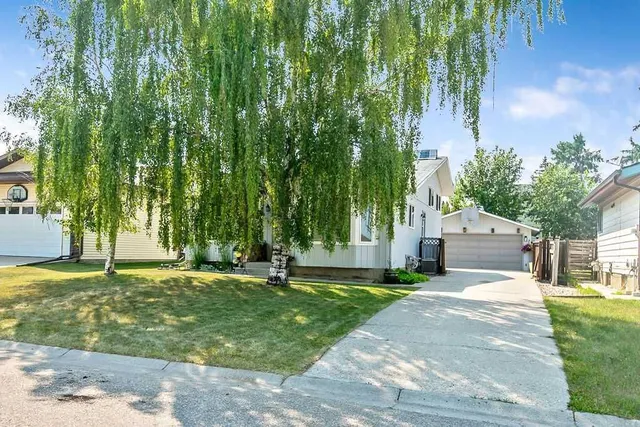 163 Woodburn Cres, Okotoks 2