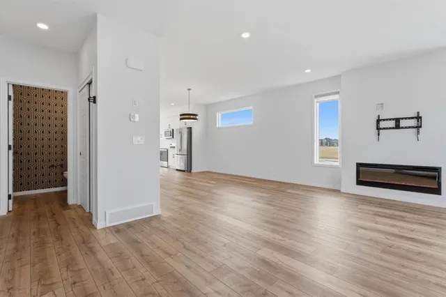 20305 45 St, Calgary 5