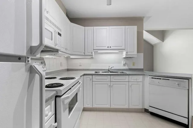 5435 Lakeshore Dr #306, Sylvan Lake 5
