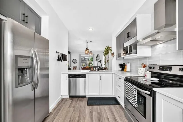 162 Silverado Blvd, Calgary 3