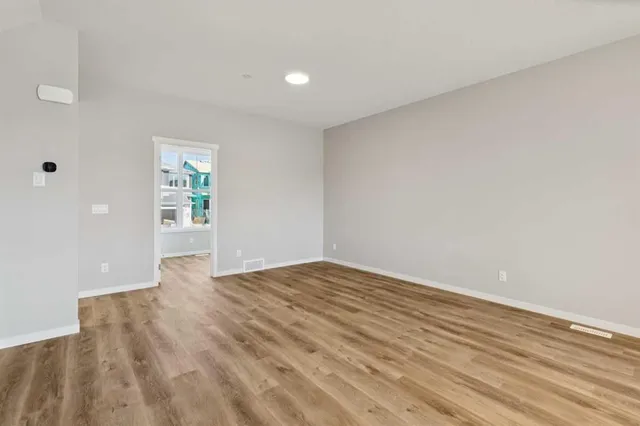 471 Hotchkiss Manor, Calgary 5
