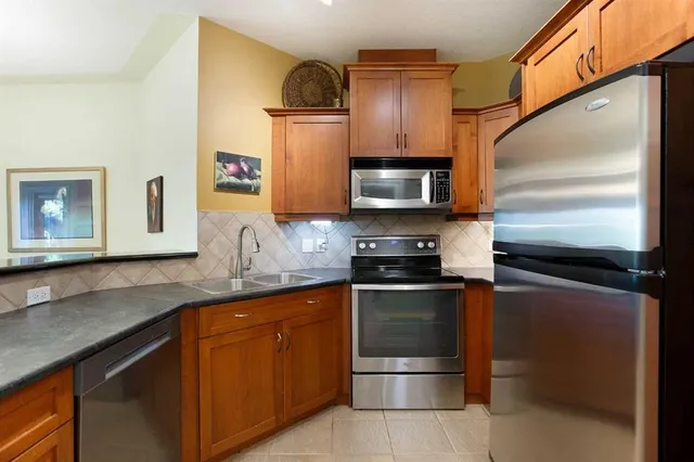 10 Discovery Ridge Close #405, Calgary 5