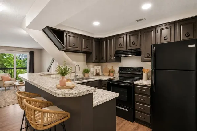 722 4A St #9, Calgary 5