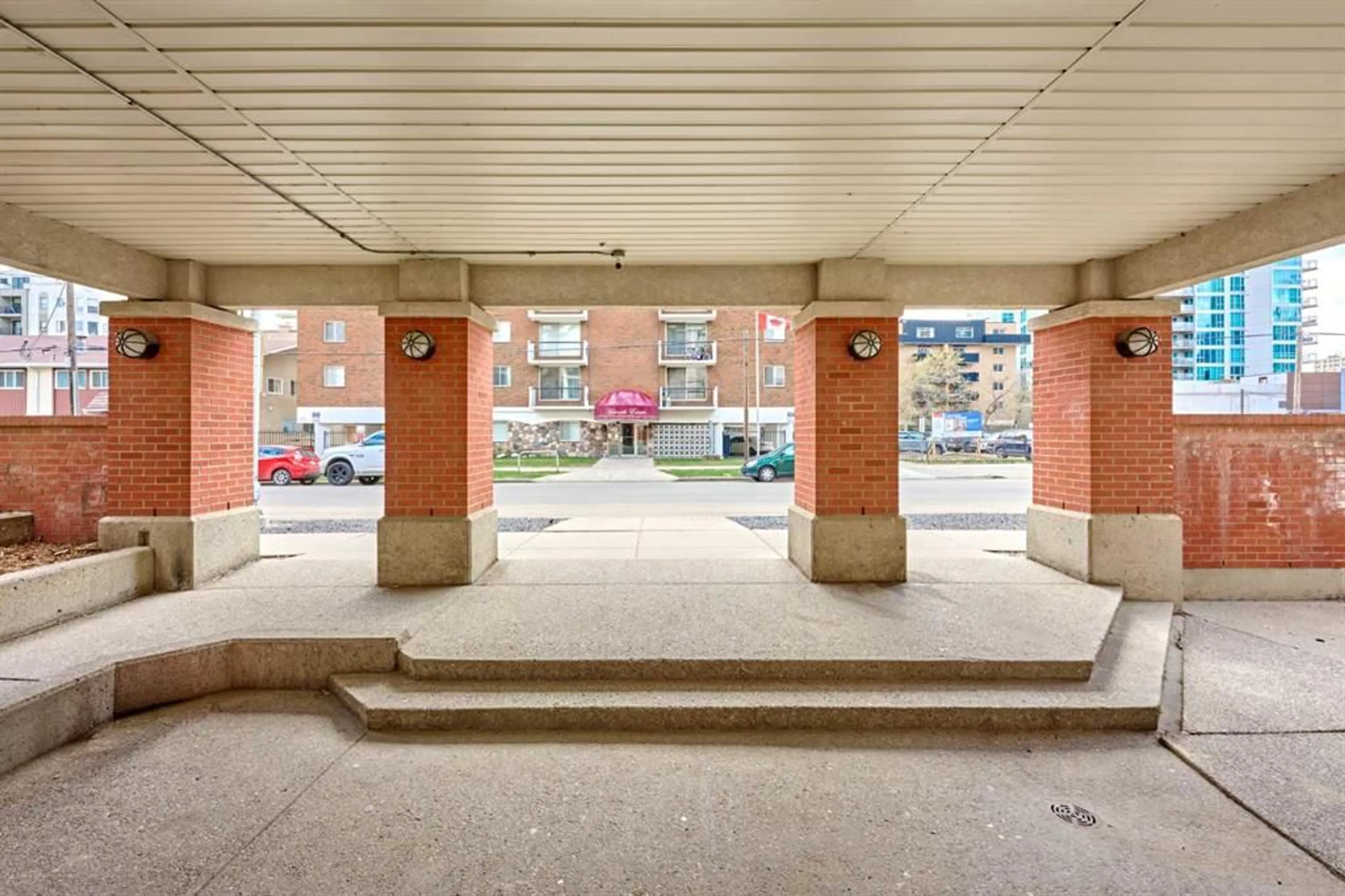 pillar/IMG-A2334083_2.jpg