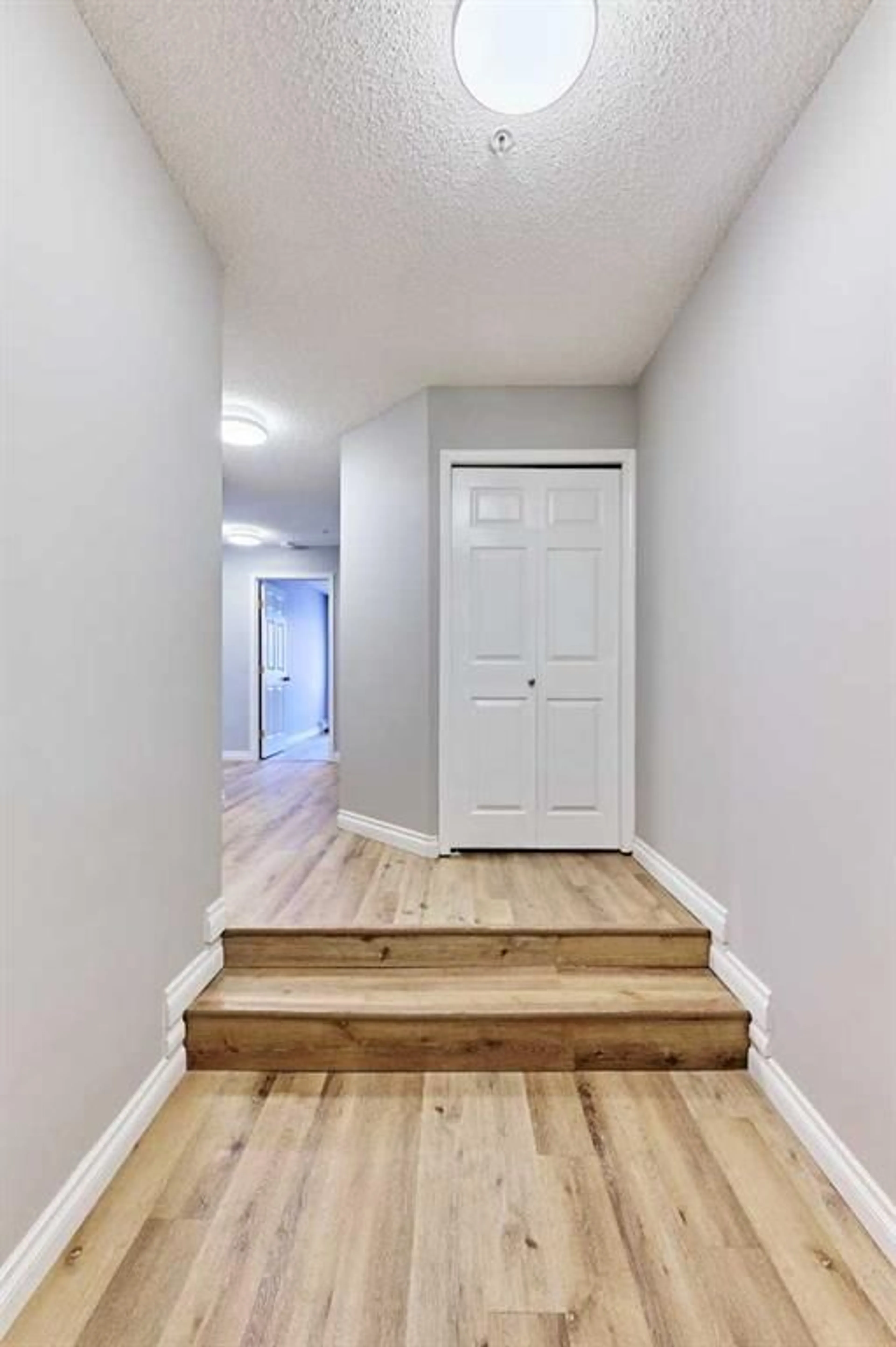 pillar/IMG-A2334083_4.jpg