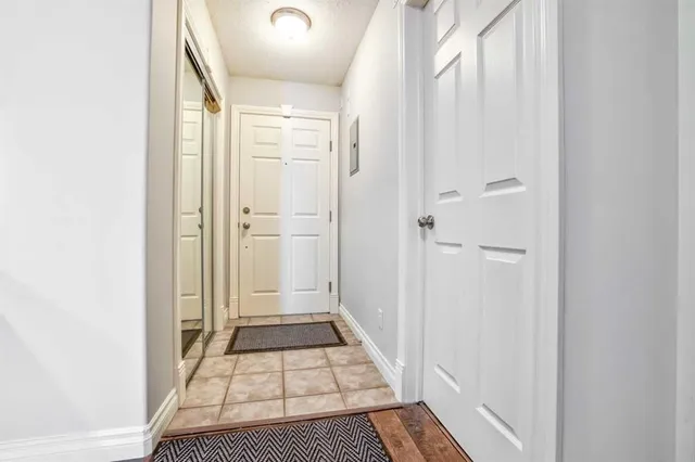 1631 28 Ave #213, Calgary 4