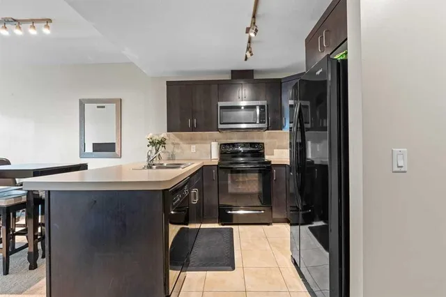 1410 1 St #502, Calgary 5