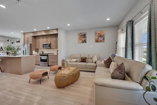 1265 Carrington Blvd, Calgary 5