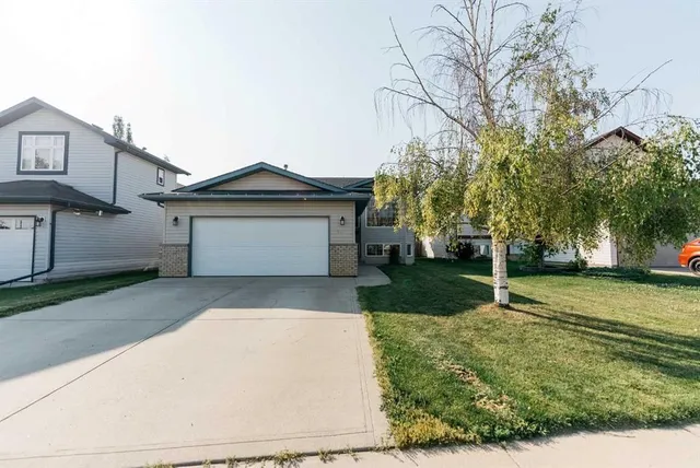 73 Ogilvie Close, Red Deer 3