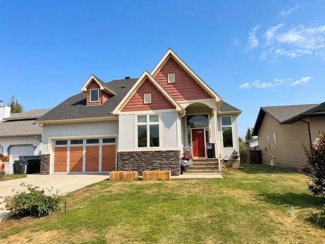 1016 2 St, Sundre 2