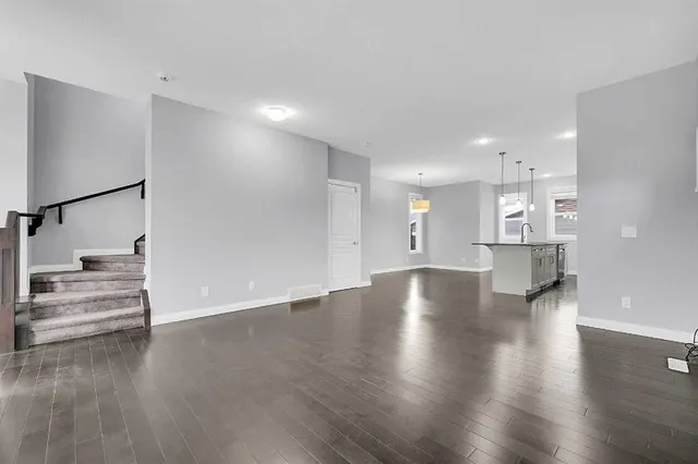 95 Redstone Pk, Calgary 5