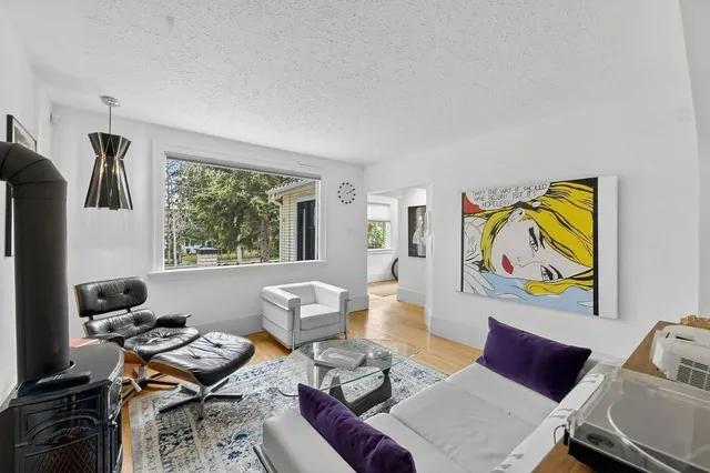 924 7A St, Calgary 3