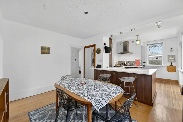 924 7A St, Calgary 5