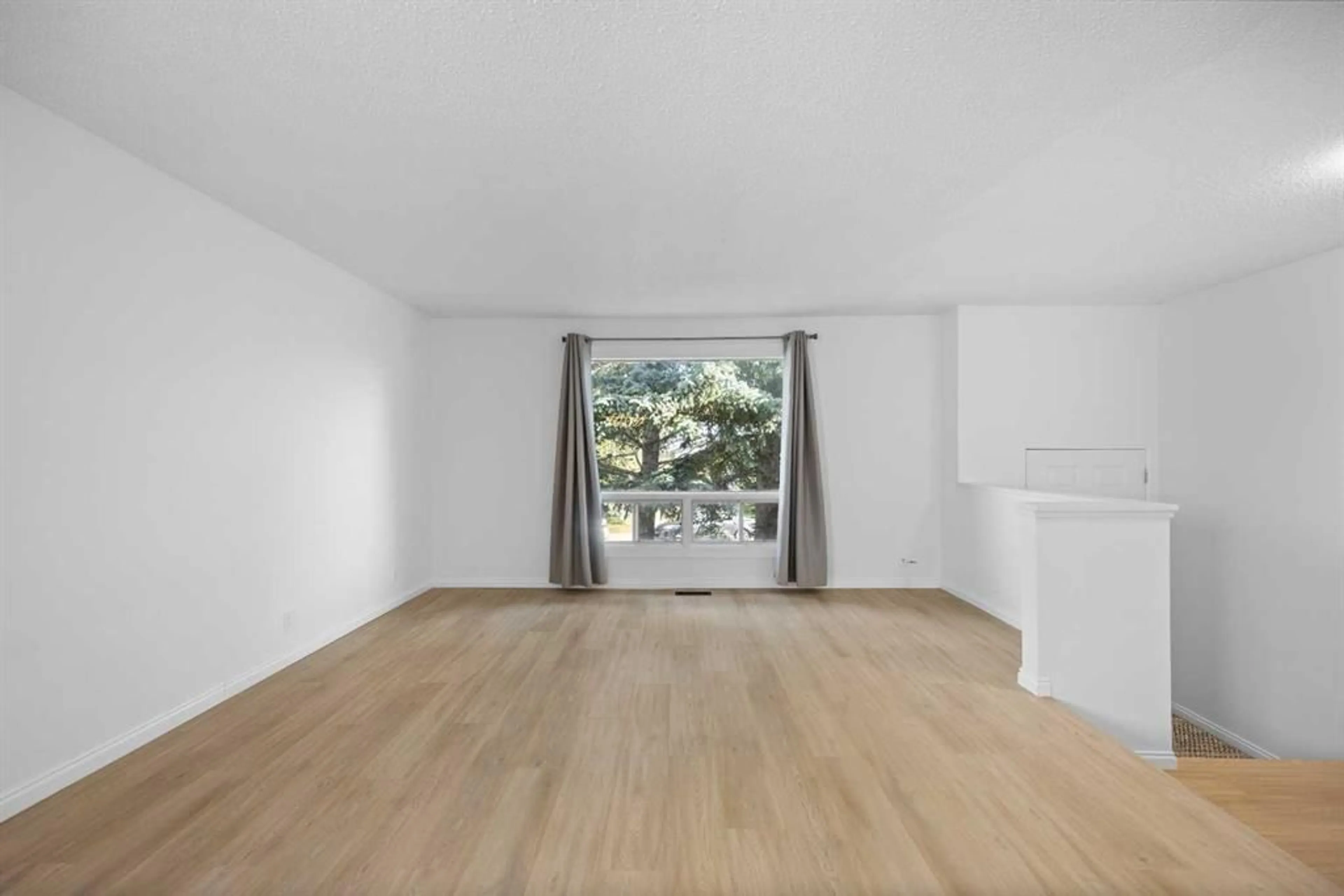 pillar/IMG-A2334473_5.jpg