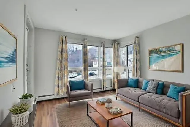 510 Edmonton Trail #203, Calgary 5