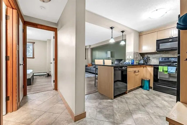 315 50 Ave #108, Calgary 2