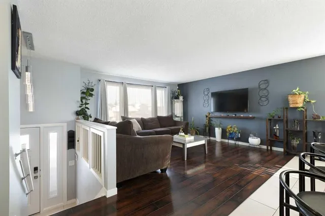 172 Rundlefield Cres, Calgary 5