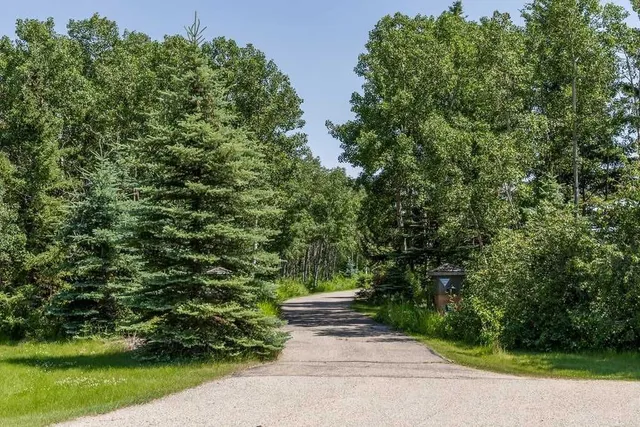 19 Westbluff Pl, Rural Rocky View County 4