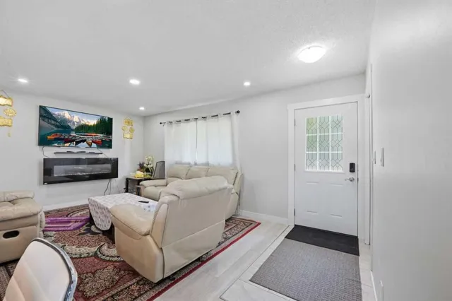 731 Maryvale Way, Calgary 5