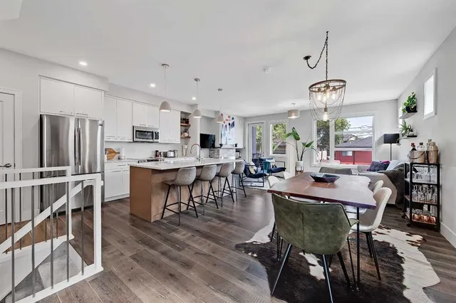 1936 25A St #2, Calgary 2