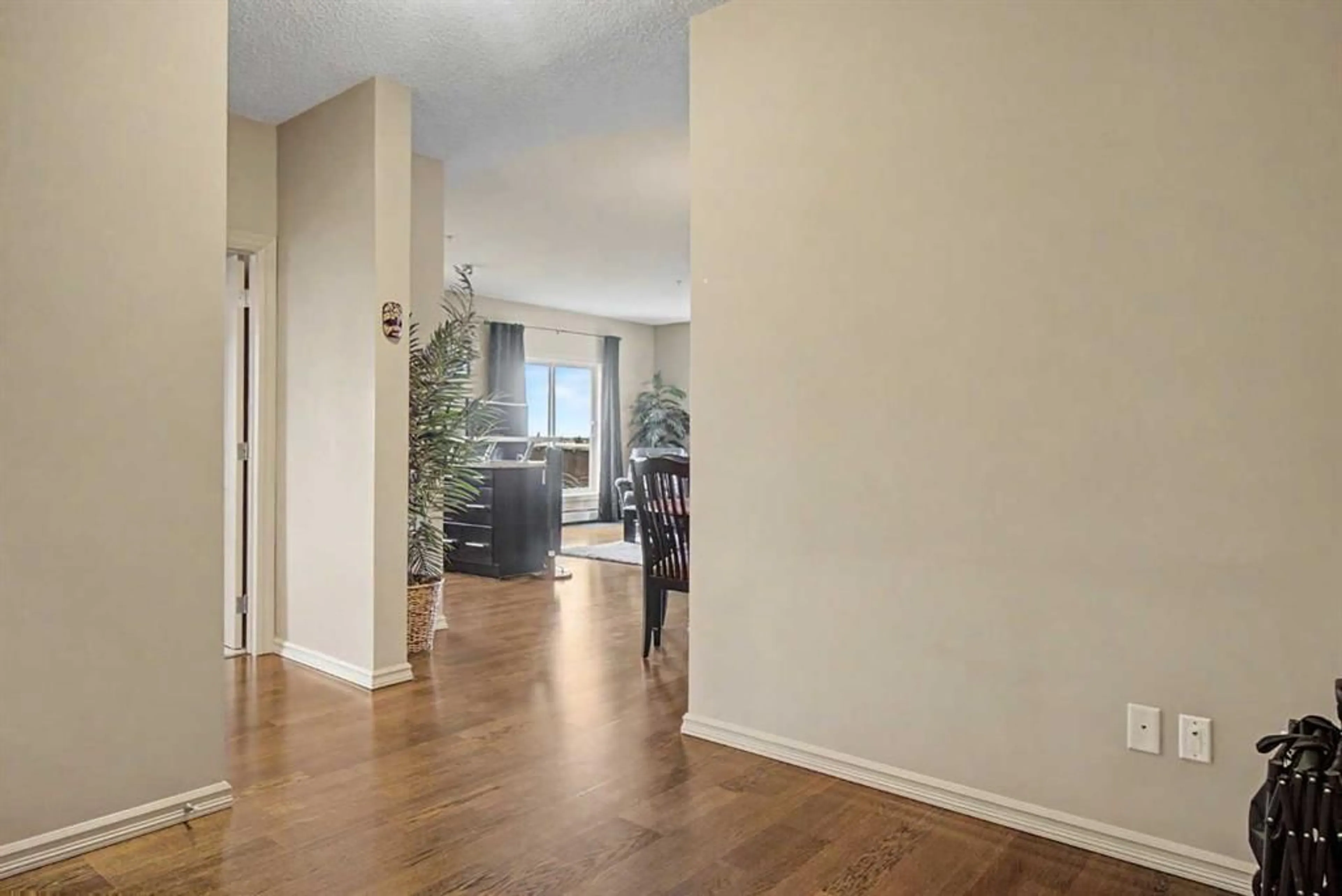 pillar/IMG-A2334773_4.jpg