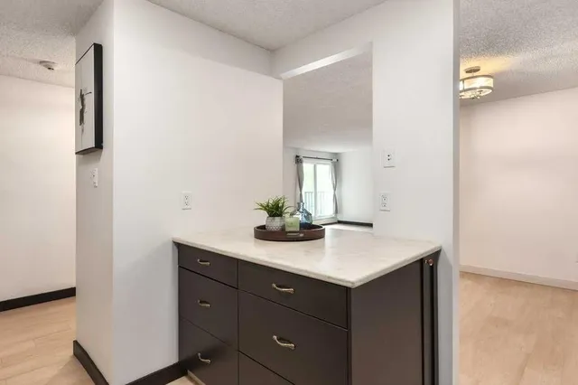 550 Westwood Dr #305, Calgary 5