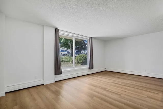 315 Heritage Dr #319, Calgary 5