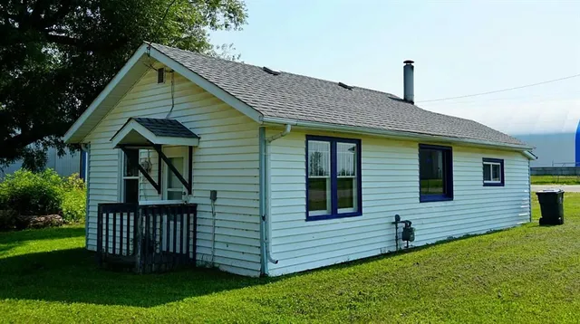 4906 49 Ave, Dewberry 2