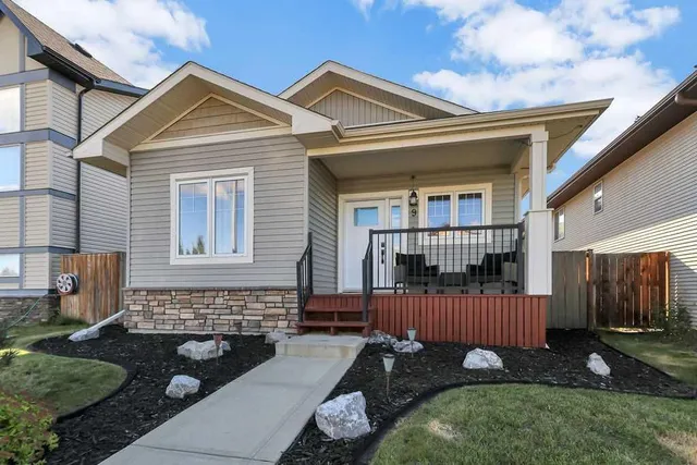 9 Valley Cres, Blackfalds 2