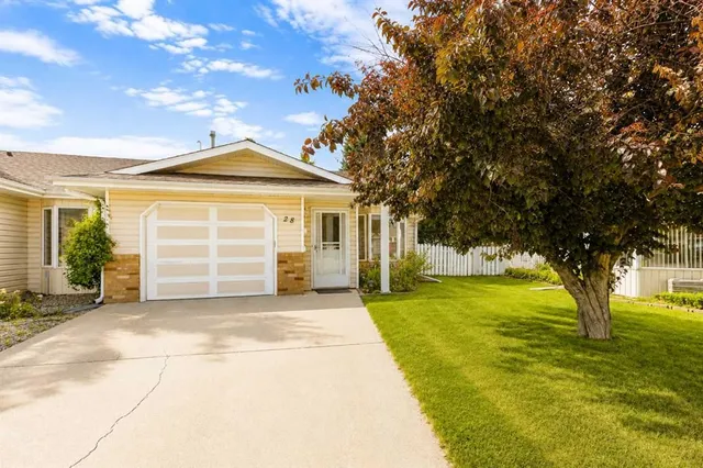 28 Dale Close, Red Deer 2