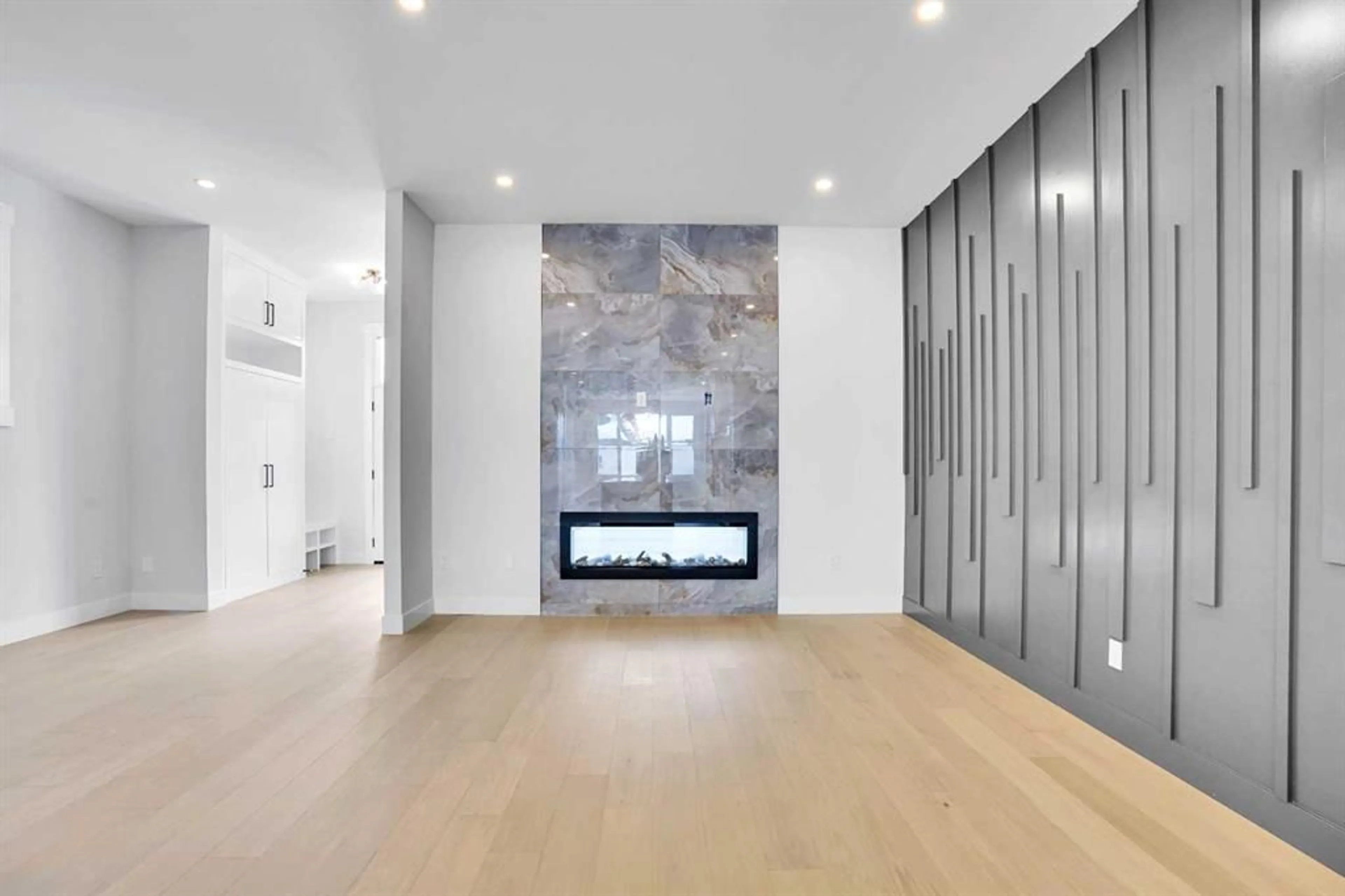 pillar/IMG-A2335030_4.jpg