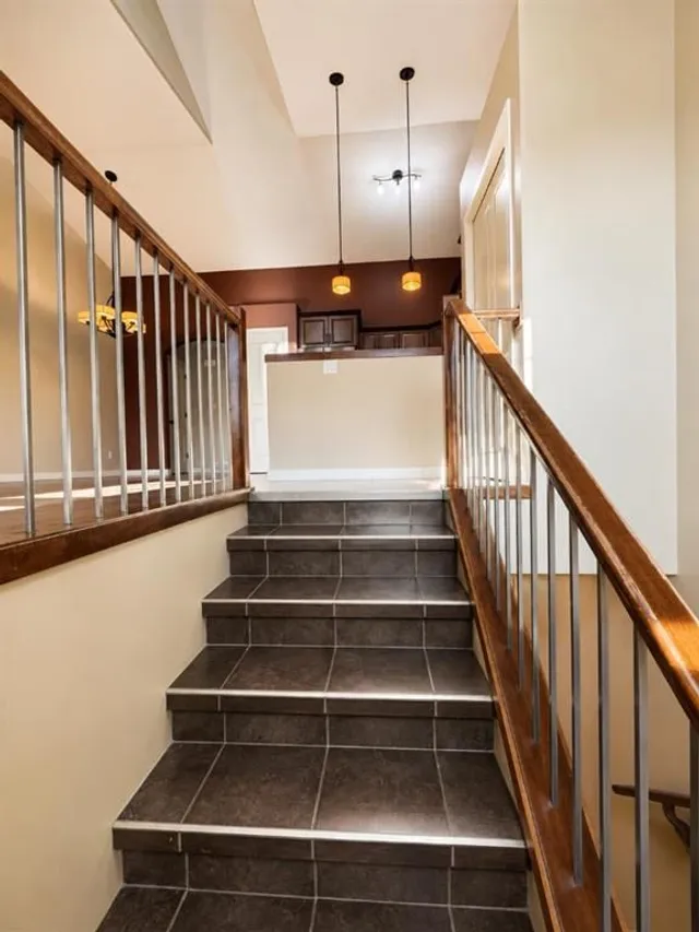 89 Lynx Rd, Lethbridge 2