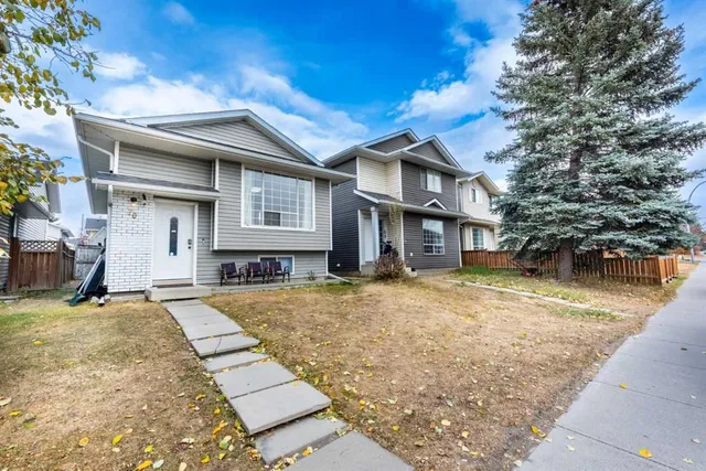 70 Martindale Blvd, Calgary 3