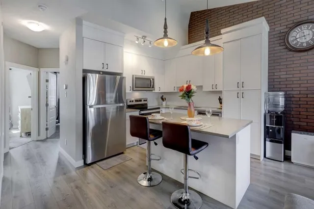 214 Livingston Common, Calgary 4