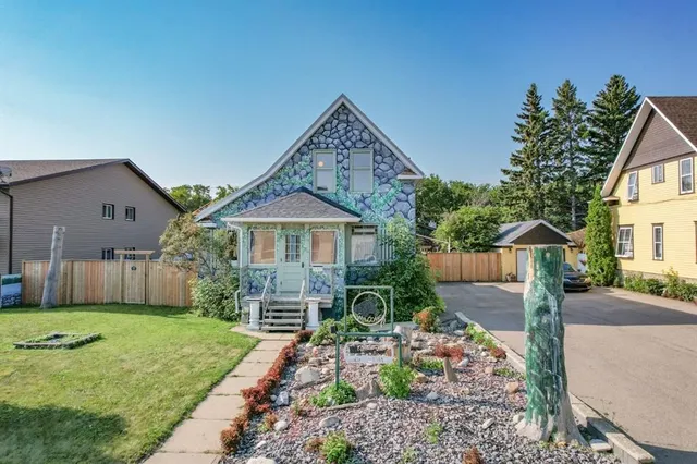 5307 50th Ave, Lacombe 4