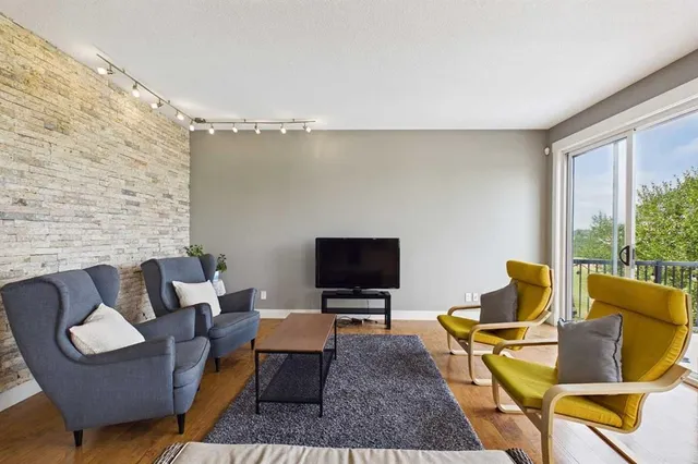 169 Brightonwoods Gdns, Calgary 5