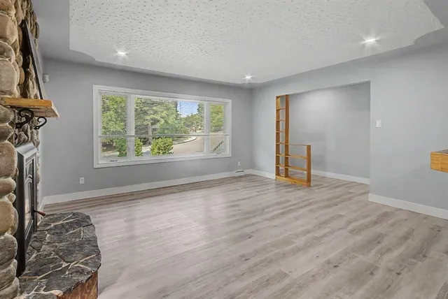 18 Collingwood Pl, Calgary 5