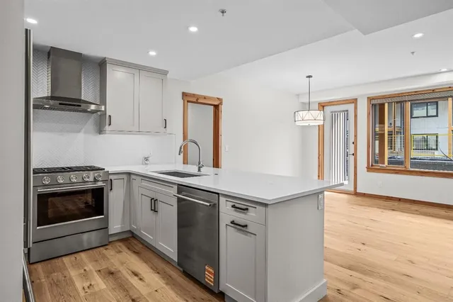 1606 Spring Creek Gate #108, Canmore 4