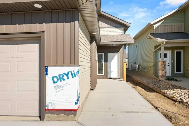1305 56 Ave, Lloydminster 4