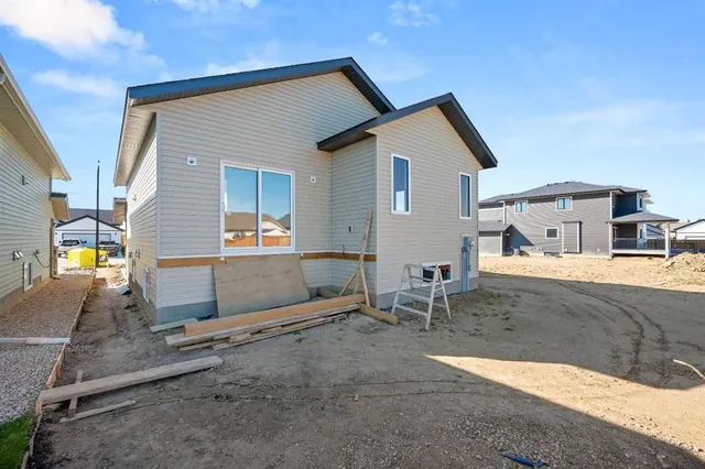 1305 56 Ave, Lloydminster 5