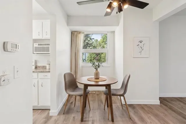 6440 4 St #9, Calgary 3