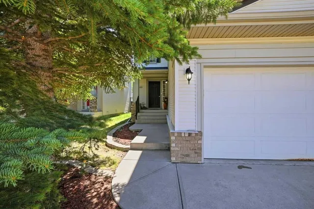 84 Cougar Ridge Cir, Calgary 4
