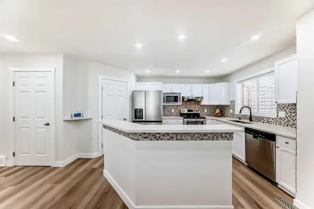 170 Country Hills Hts, Calgary 4