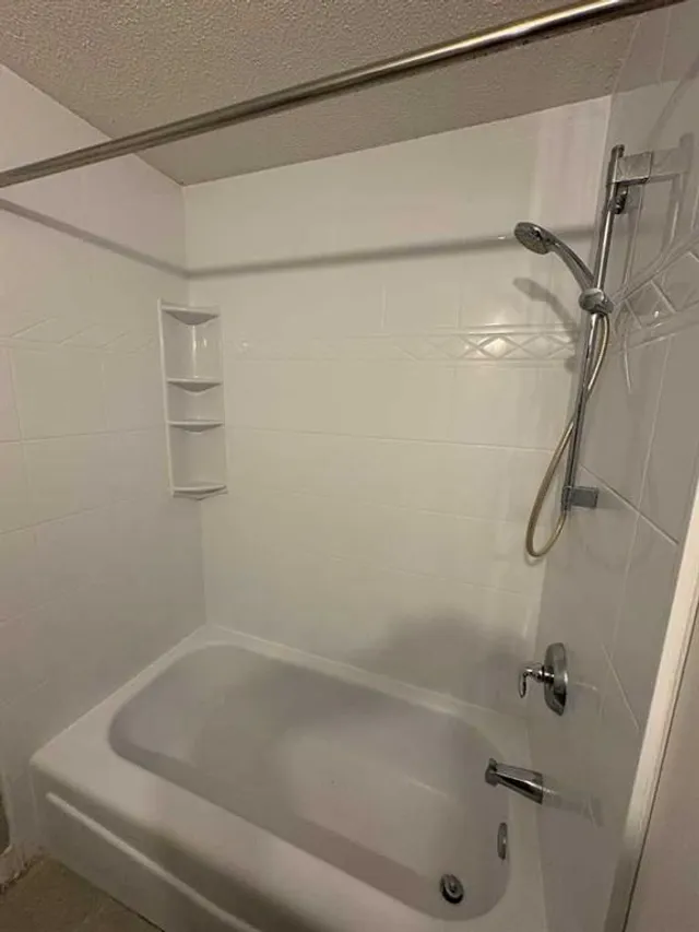 363 Falton Dr, Calgary 4